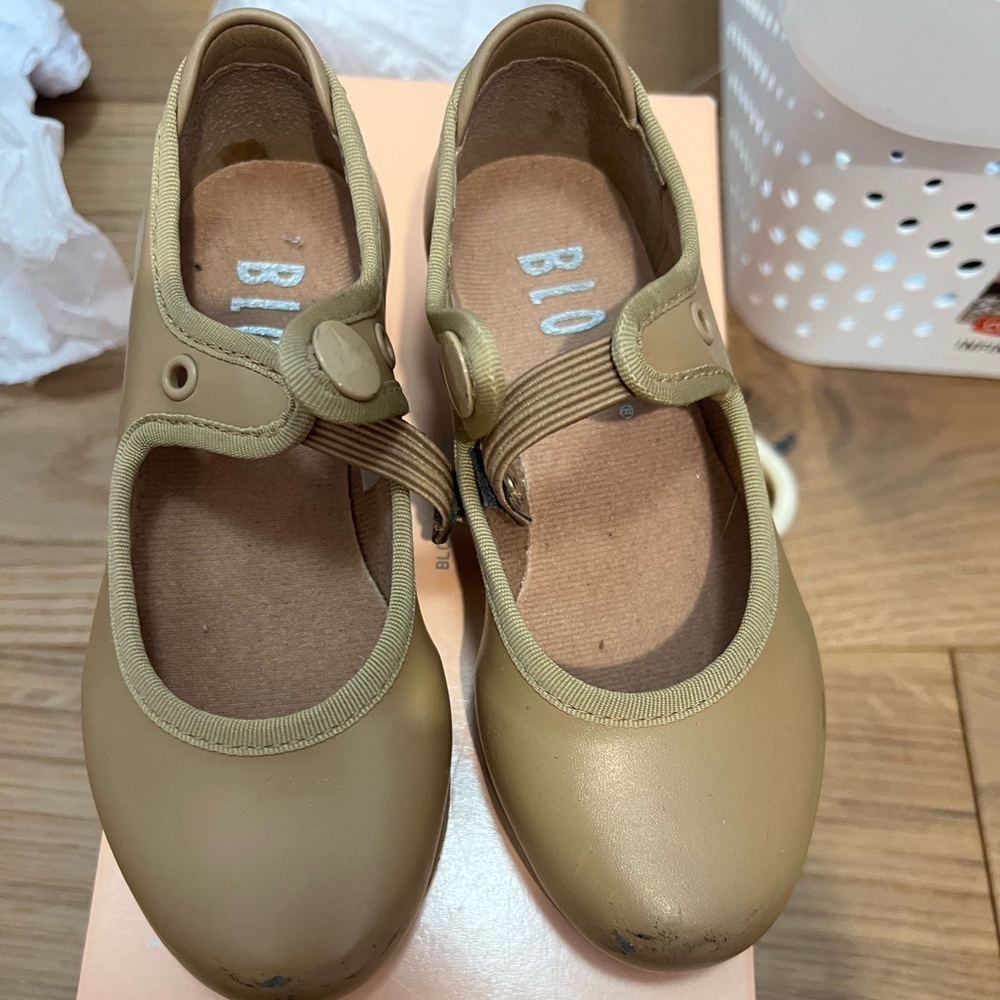 Bloch tap shoes